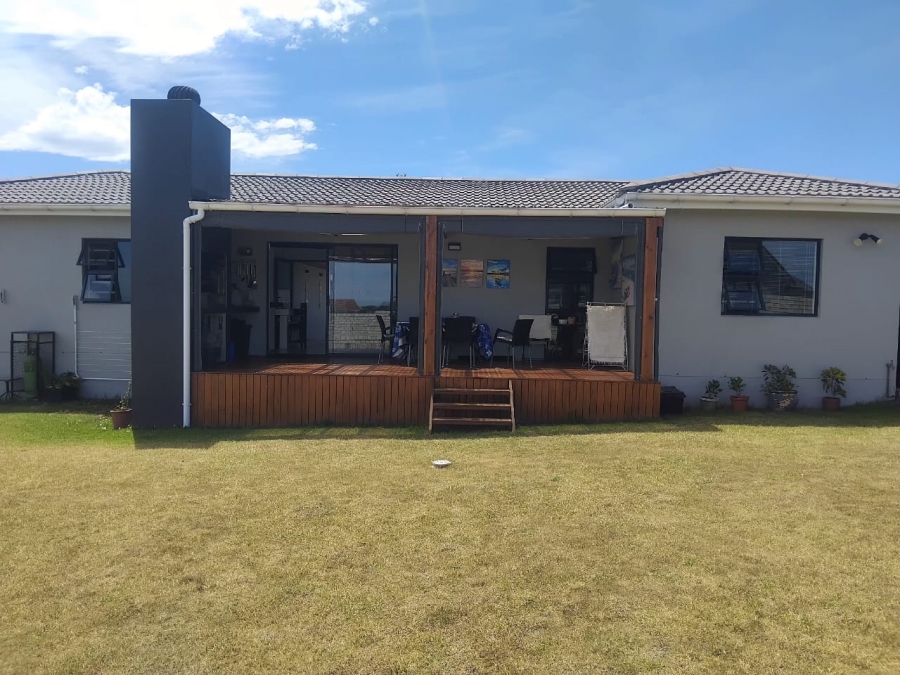 3 Bedroom Property for Sale in Wavecrest Eastern Cape